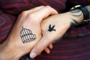 Read more about the article 10 different kinds of a fake tattoo you can wear